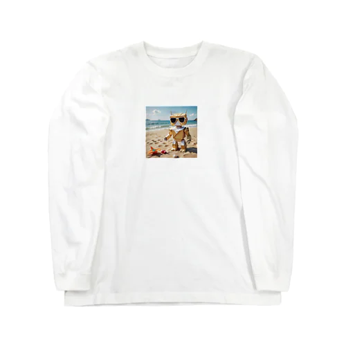 海でサングラスをつける折り紙風のロボット Long Sleeve T-Shirt