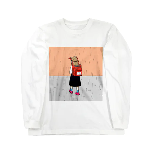 雨を避けるために教科書を犠牲にする少女 Long Sleeve T-Shirt