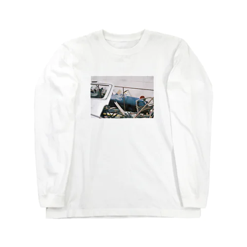 バラバラになった車の部品てぃ Long Sleeve T-Shirt