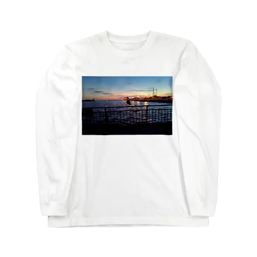 釧路の夕焼けとカモメ Long Sleeve T-Shirt