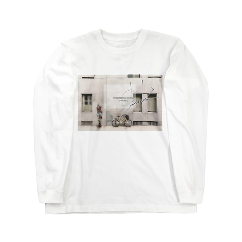 壁と女の子と自転車 Long Sleeve T-Shirt