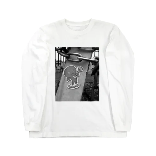 ぶーどぅーどーる「今日もどこかにはりつけられる」 Long Sleeve T-Shirt