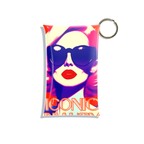 Iconic Beautyの女 Mini Clear Multipurpose Case