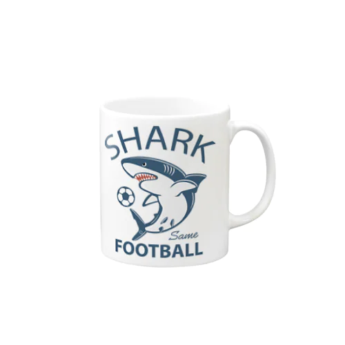 サメ・サッカー(FOOTBALL)鮫・シャーク デザイン・イラスト・アイテム・グッズ・SHARK・SAME・海のギャング・おもしろスポーツイラスト・ボール(C)  Mug