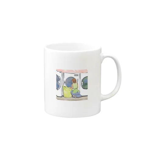 コインランドリーで覗き込む女性 Mug