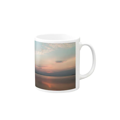 サロマ湖の夕景 早春の揺らめき Mug