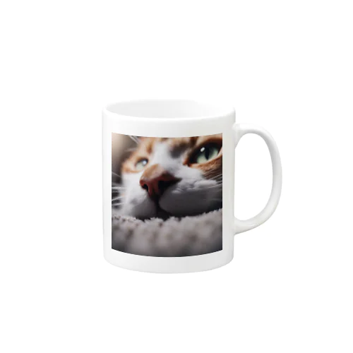 カーペットでごろんとする猫 Mug