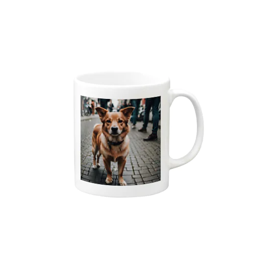 足の速度に自信がない愛犬が、カメラに向かって得意げな表情を浮かべています。 Mug