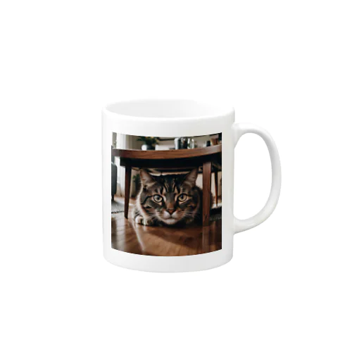 隠れる猫 Mug