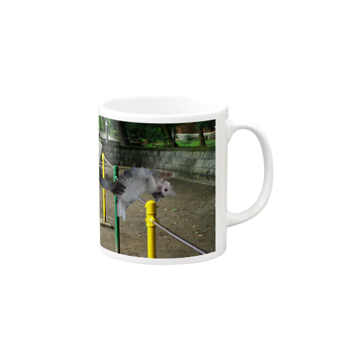 鉄棒で背面跳びするねこ Mug