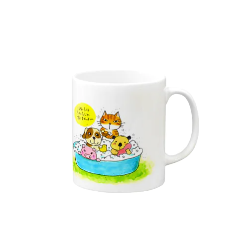 イヌを洗う猫 Mug
