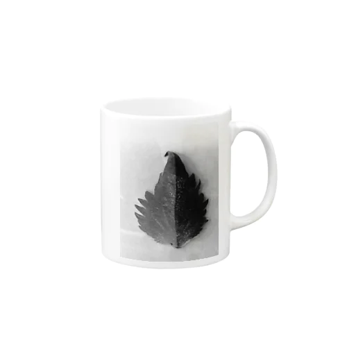 半分な紫蘇　白黒 Mug