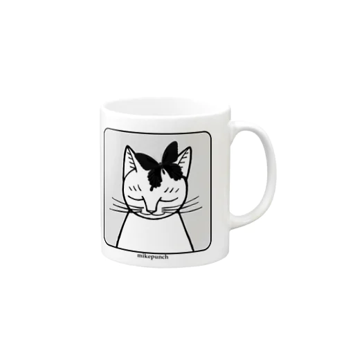 猫と黒アゲハ蝶 Mug