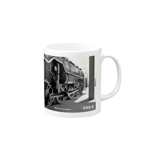 車庫にスタンバイするC622蒸気機関車 （モノクロフォト） Mug