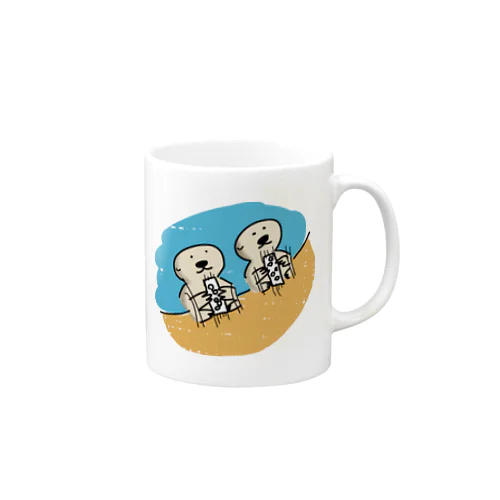 おもちゃで遊ぶラッコ Mug