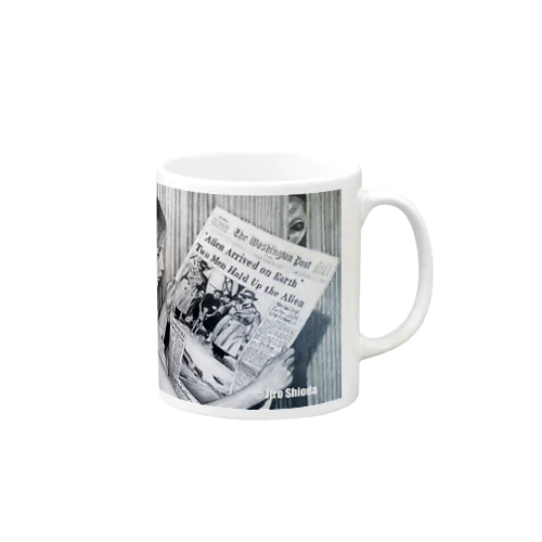 新聞を読む少女 Mug