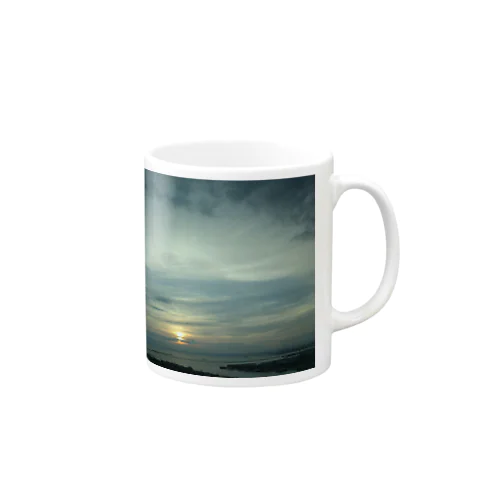 201409131716000　夕暮れの釧路港 Mug