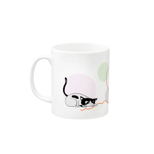 ヒモの取り合い猫 Mug