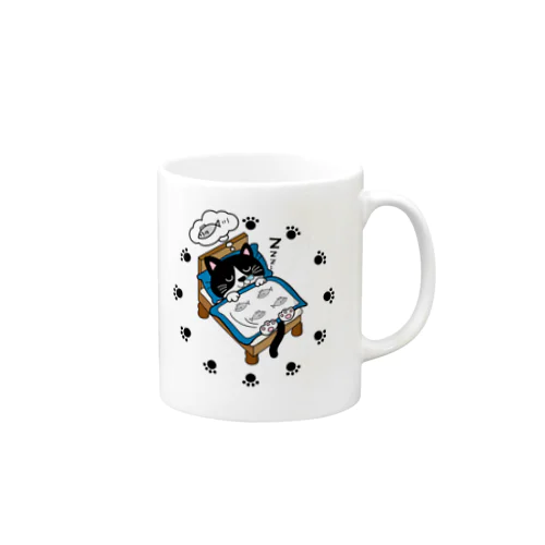 ベッドで寝る猫(ハチワレ男の子) Mug