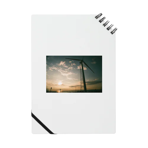 夕暮れの海と風車 ノート
