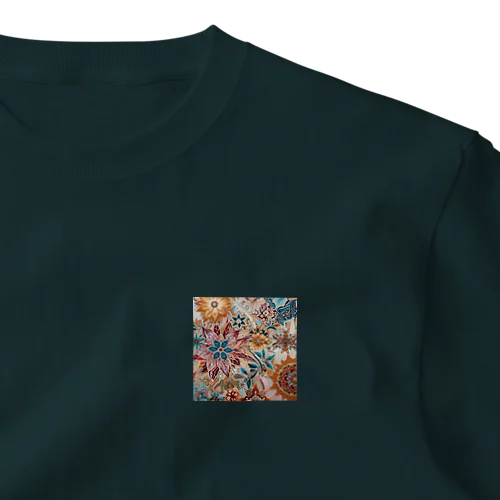 お花のバティック柄 鮮やか ワンポイントTシャツ