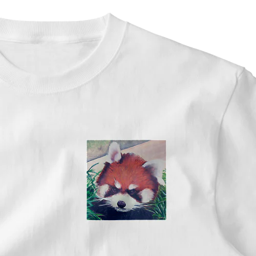 キリッとしたレッサーパンダ ワンポイントTシャツ