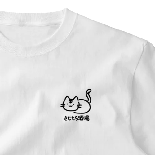 ねこ ワンポイントTシャツ