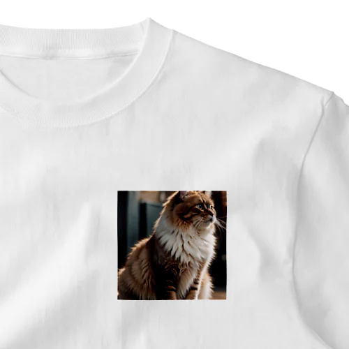 遊び疲れた猫のふわふわのしっぽ One Point T-Shirt