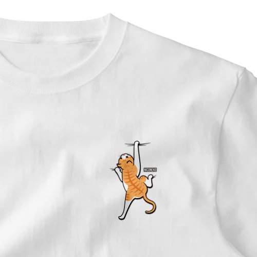 ぶら下がり茶シロ猫　ワンポイントTシャツ ワンポイントTシャツ