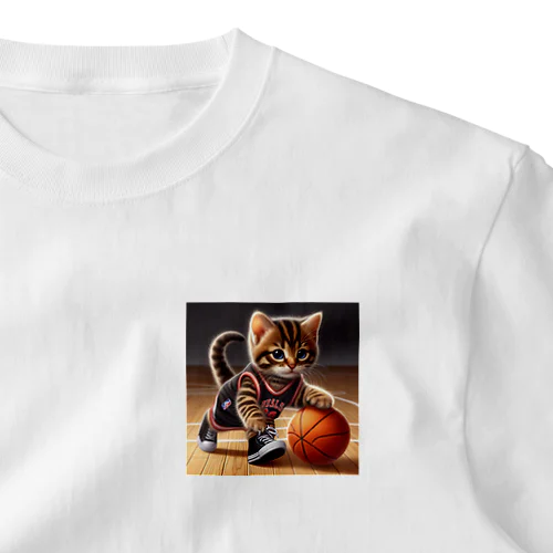 猫、バスケ好き ワンポイントTシャツ