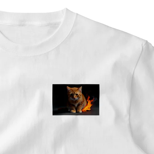 炎の守護者「炎タイプの猫」 ワンポイントTシャツ