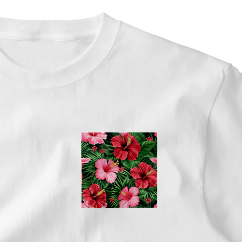 赤色の花ハイビスカス ワンポイントTシャツ