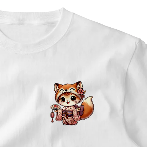 キュートなキツネコスチュームの子猫 ワンポイントTシャツ