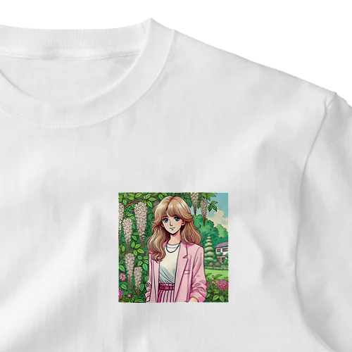 白い藤の花を背景にしたアニメ風あしや ワンポイントTシャツ