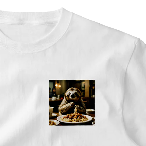 イタリアンレストランを訪れたナマケモノ One Point T-Shirt