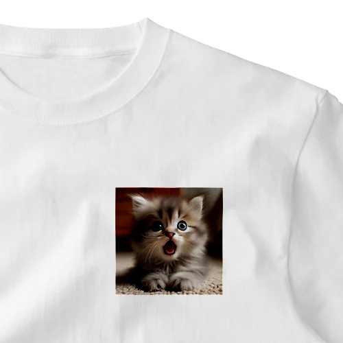 ビックリした子猫 ワンポイントTシャツ