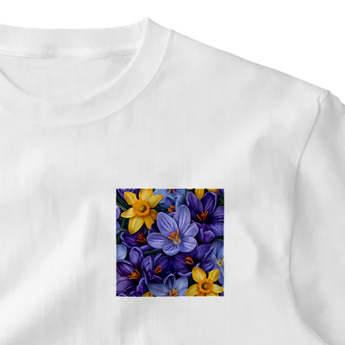 紫色のクロッカスの花　黄色のダッフォディルの花　イラスト One Point T-Shirt