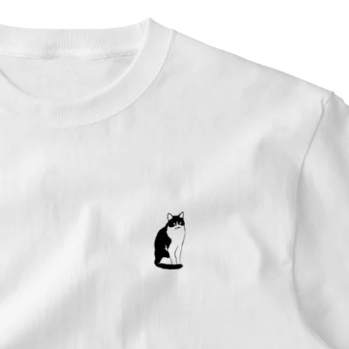 白黒すわる猫 One Point T-Shirt