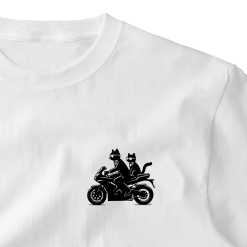 バイクで出勤中のネコ One Point T-Shirt