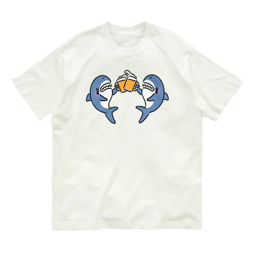 ジョッキを交わすサメ Organic Cotton T-Shirt