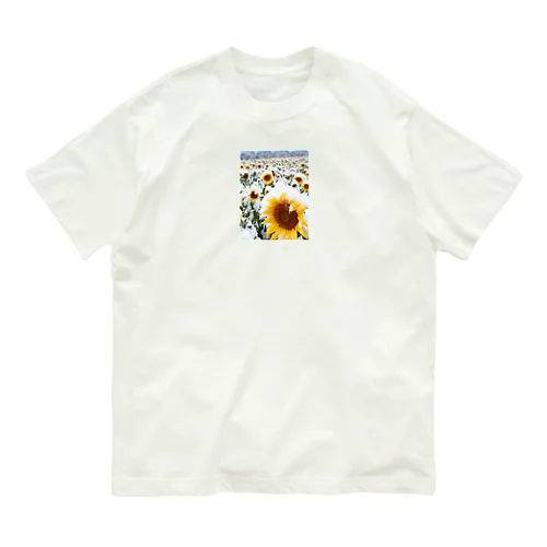 季節外れの雪の中のに咲く、季節外れのヒマワリ Organic Cotton T-Shirt