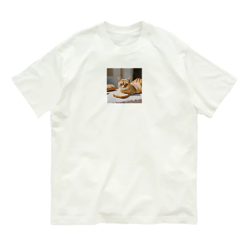 パンの化身、茶トラ Organic Cotton T-Shirt