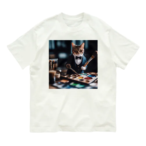 一匹の個性的な猫が絵筆を握っています オーガニックコットンTシャツ