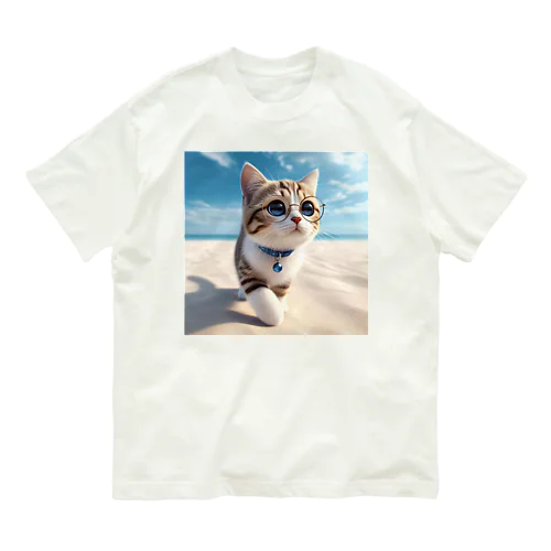 南国の海辺を歩く勇ましさに胸キュン猫 オーガニックコットンTシャツ