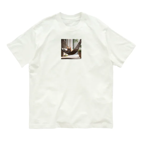 ハンモックでくつろいでいる猫 Organic Cotton T-Shirt