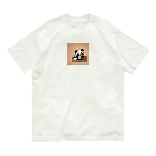 コーヒー焙煎をするパンダ Organic Cotton T-Shirt