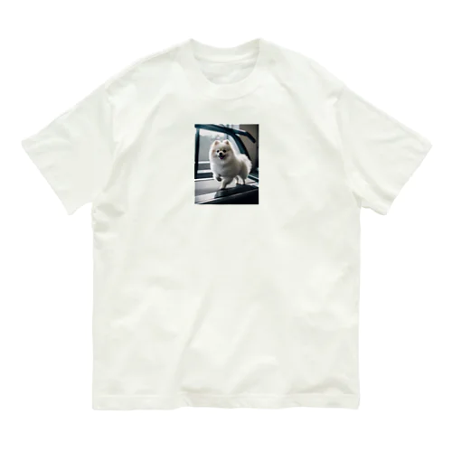 ルームランナーで走るポメラニアン Organic Cotton T-Shirt