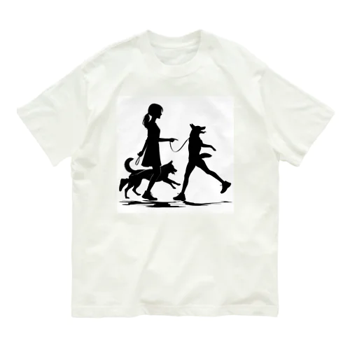 犬を散歩する女の子のシルエット オーガニックコットンTシャツ