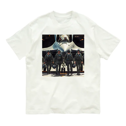 軍用機へと乗り込むパイロット Organic Cotton T-Shirt