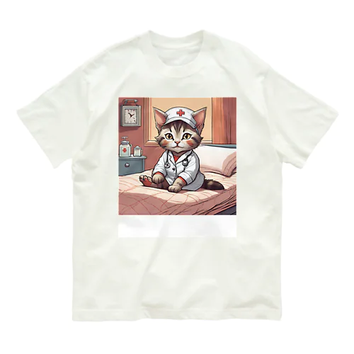 看護師気分の子猫1 Organic Cotton T-Shirt